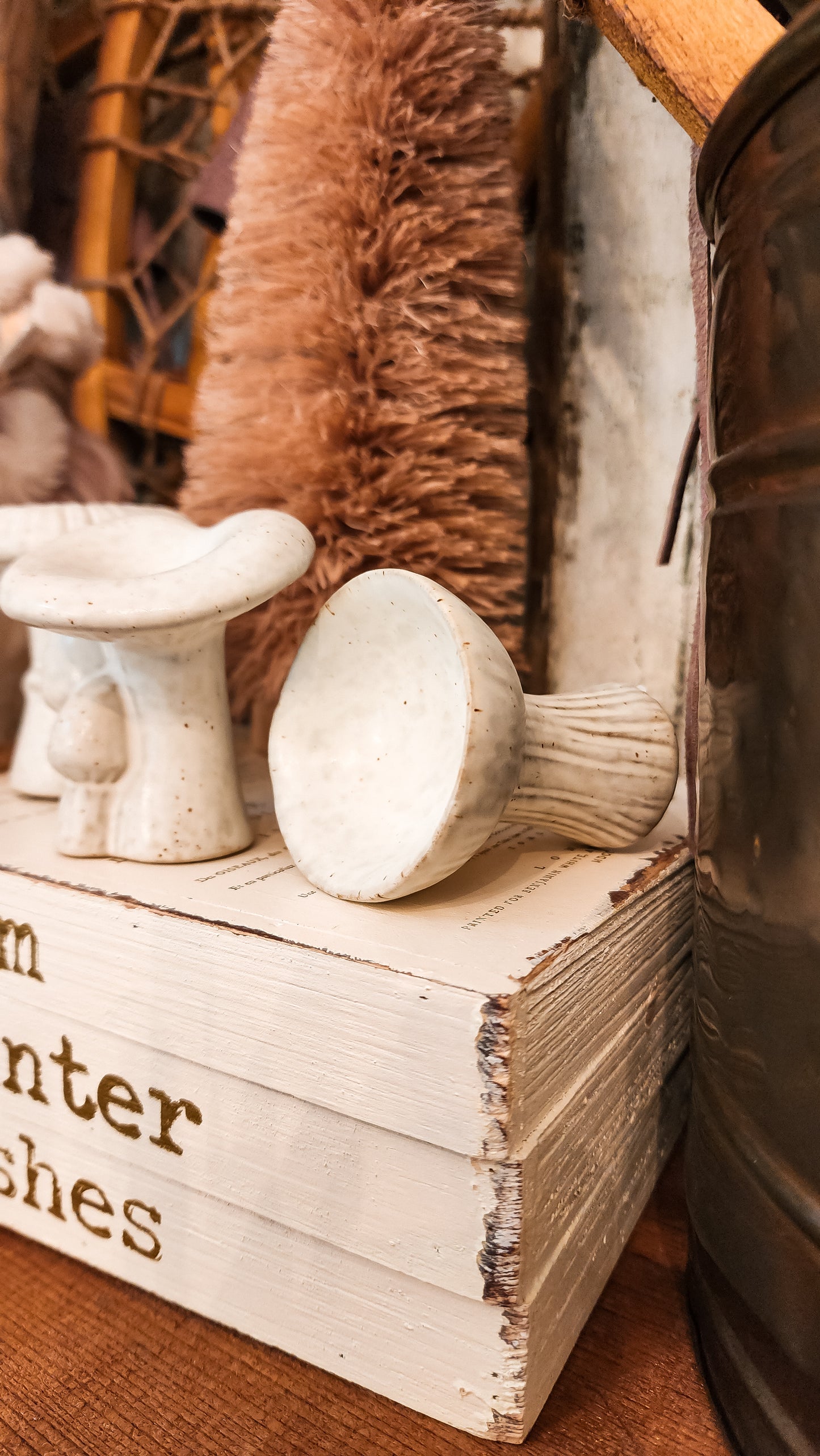 Stoneware Mushroom Sitter