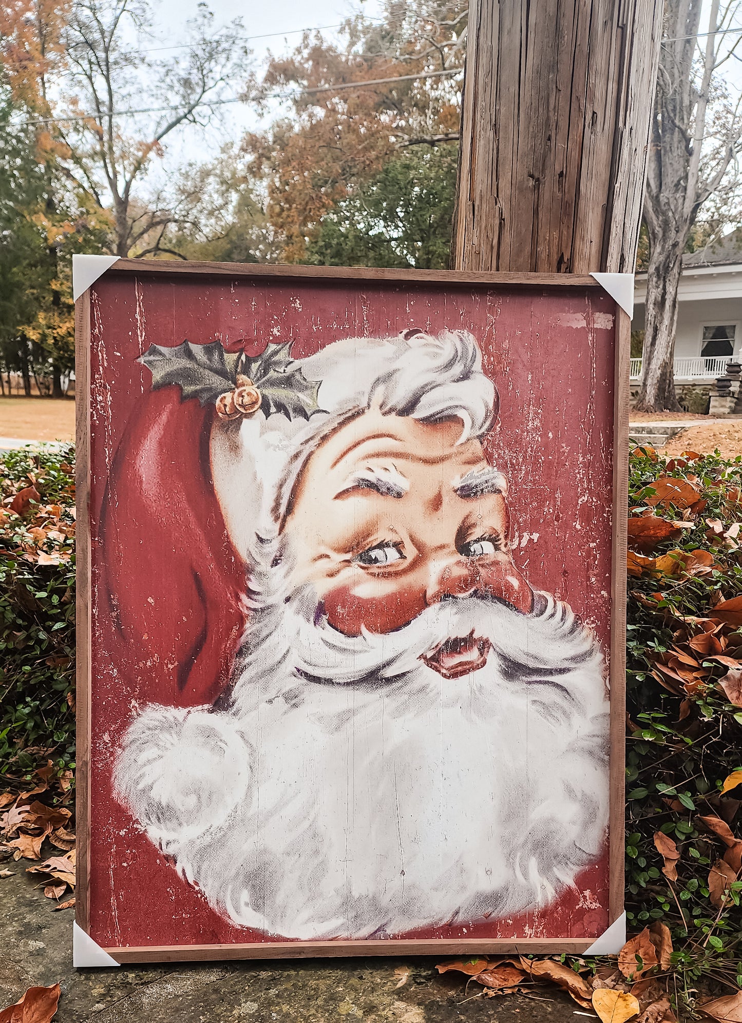Wood Framed Santa Face ( CAN NOT SHIP)