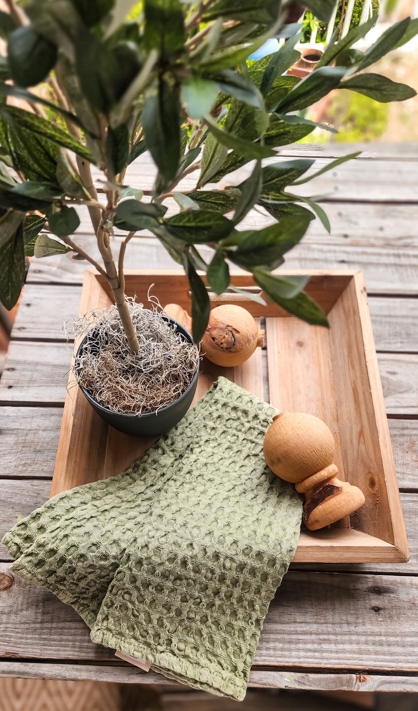 Stonewashed Cotton Waffle Weave Tea Towel (Green)