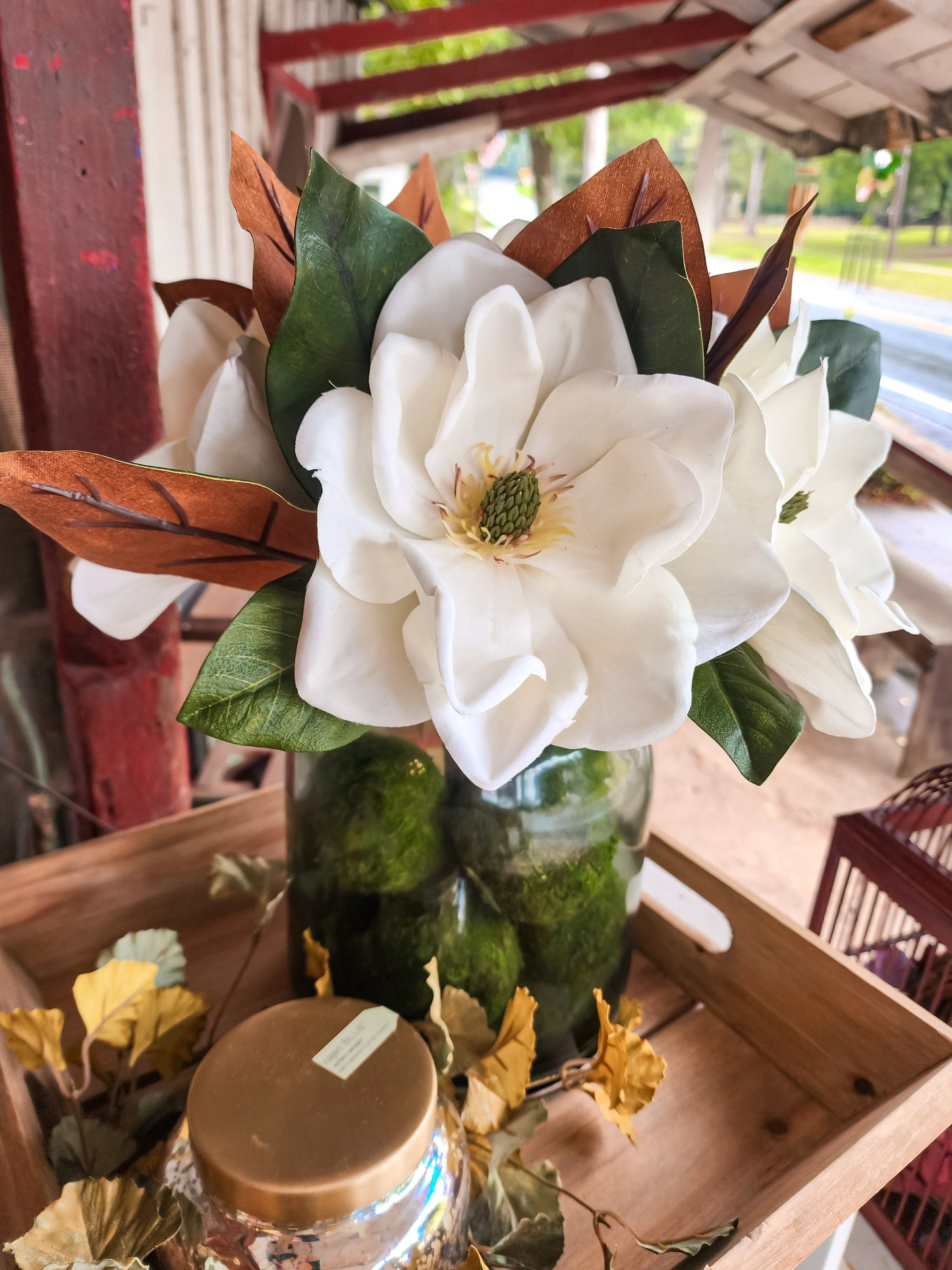 Short Magnolia Flower Stem