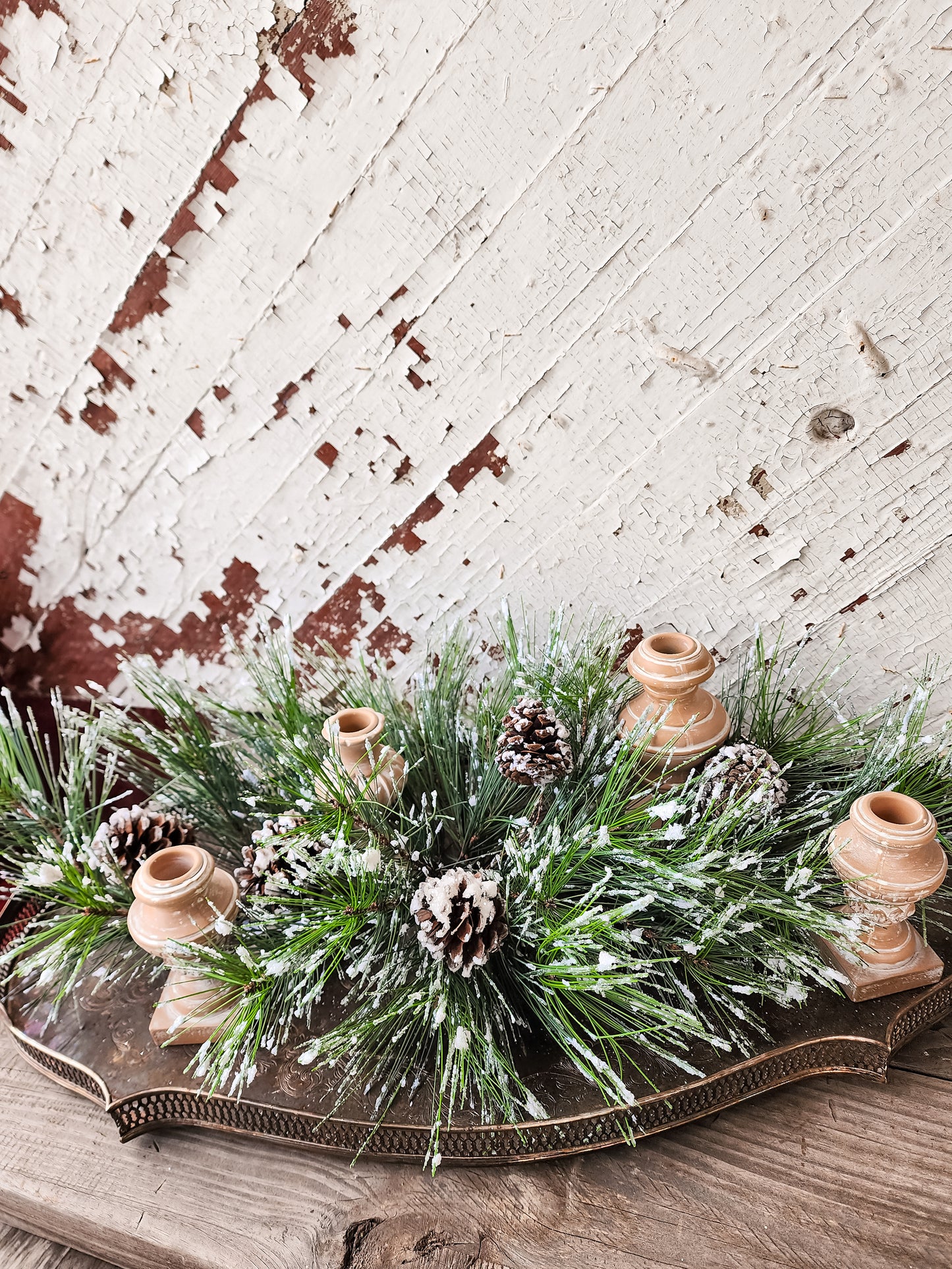 Snow Tip Pine Swag With Pinecones