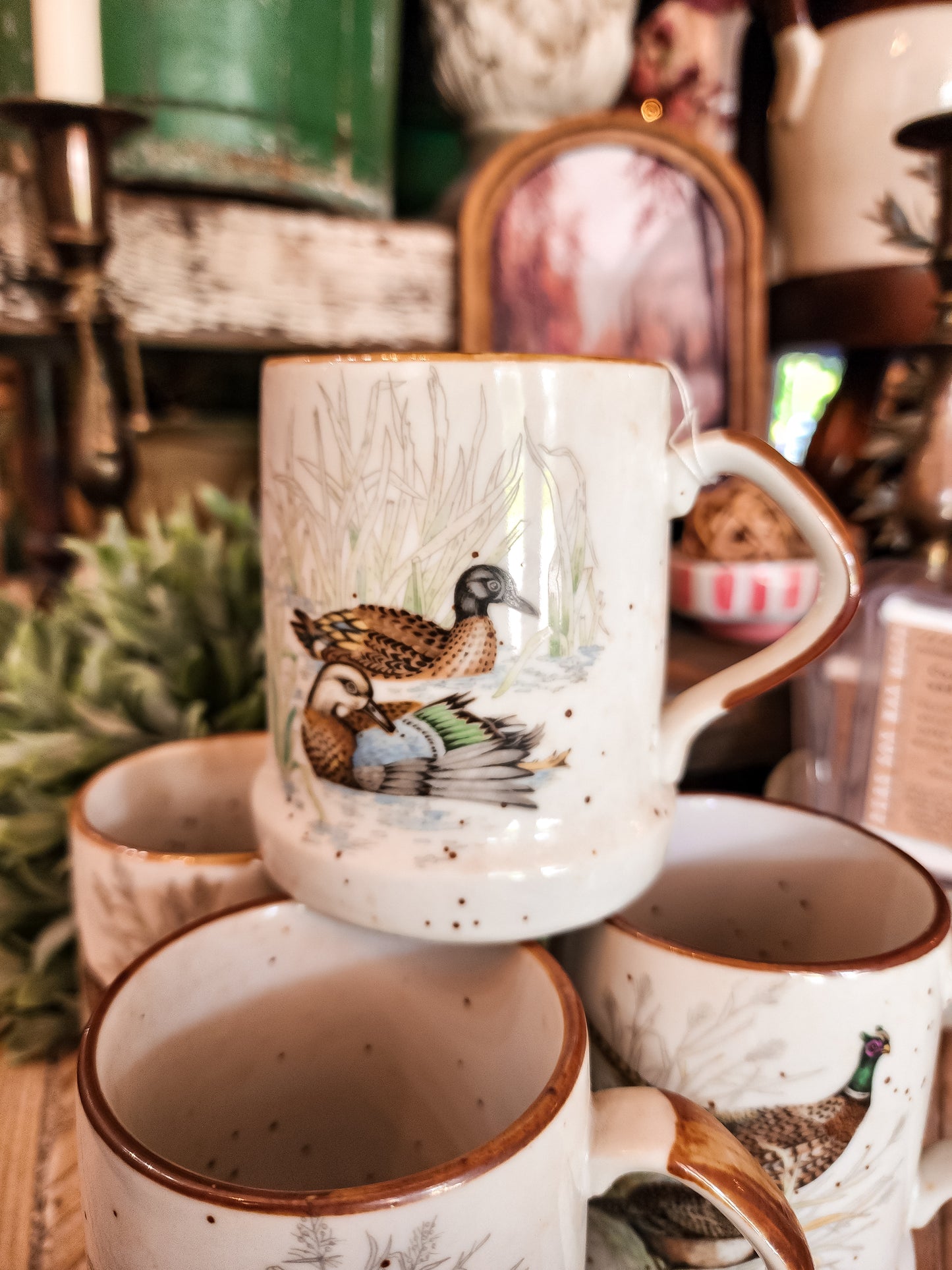 Set of 4 Mugs with Speckles and Birds