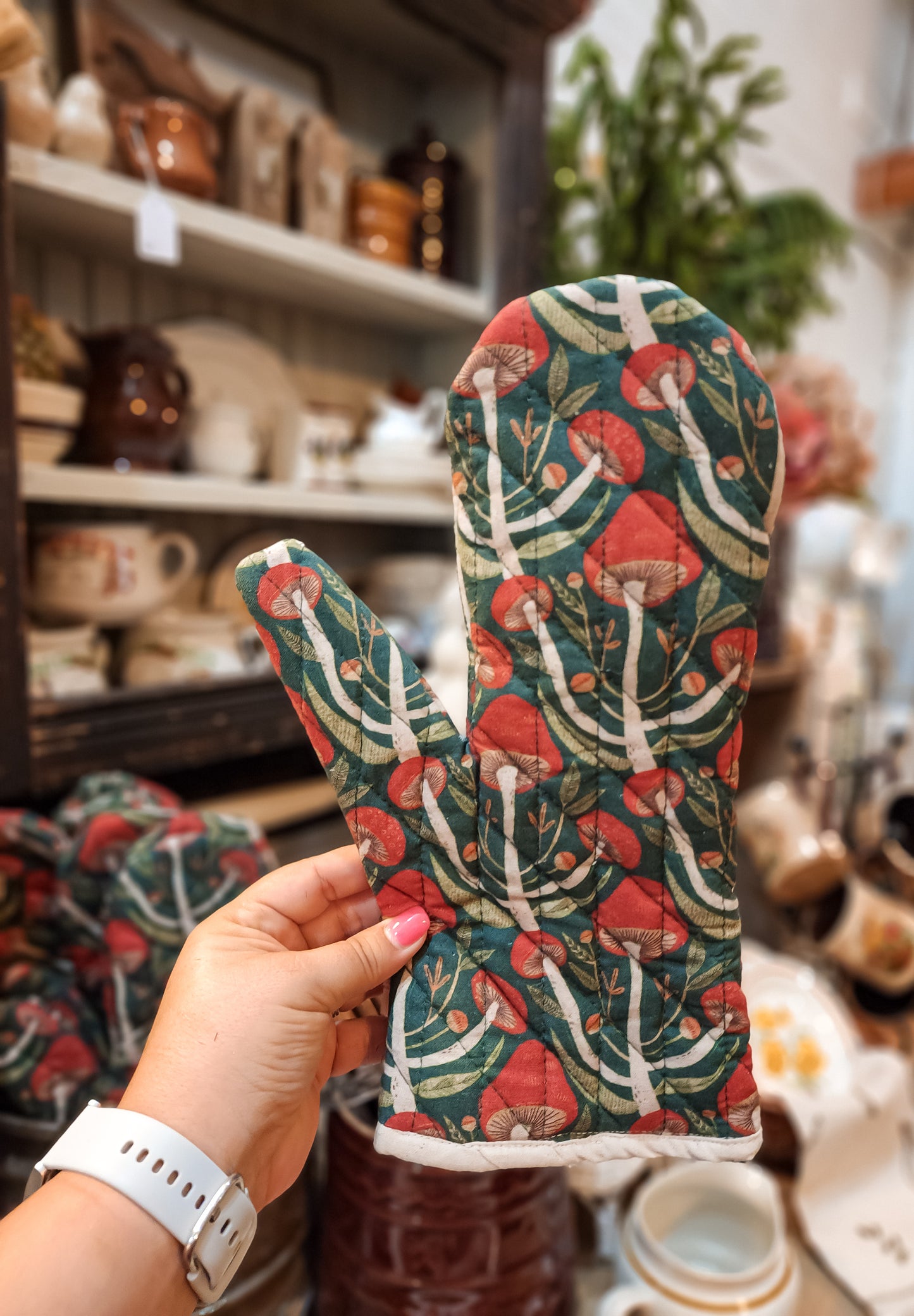 Quilted Cotton Oven Mitt w/ Mushrooms Pattern