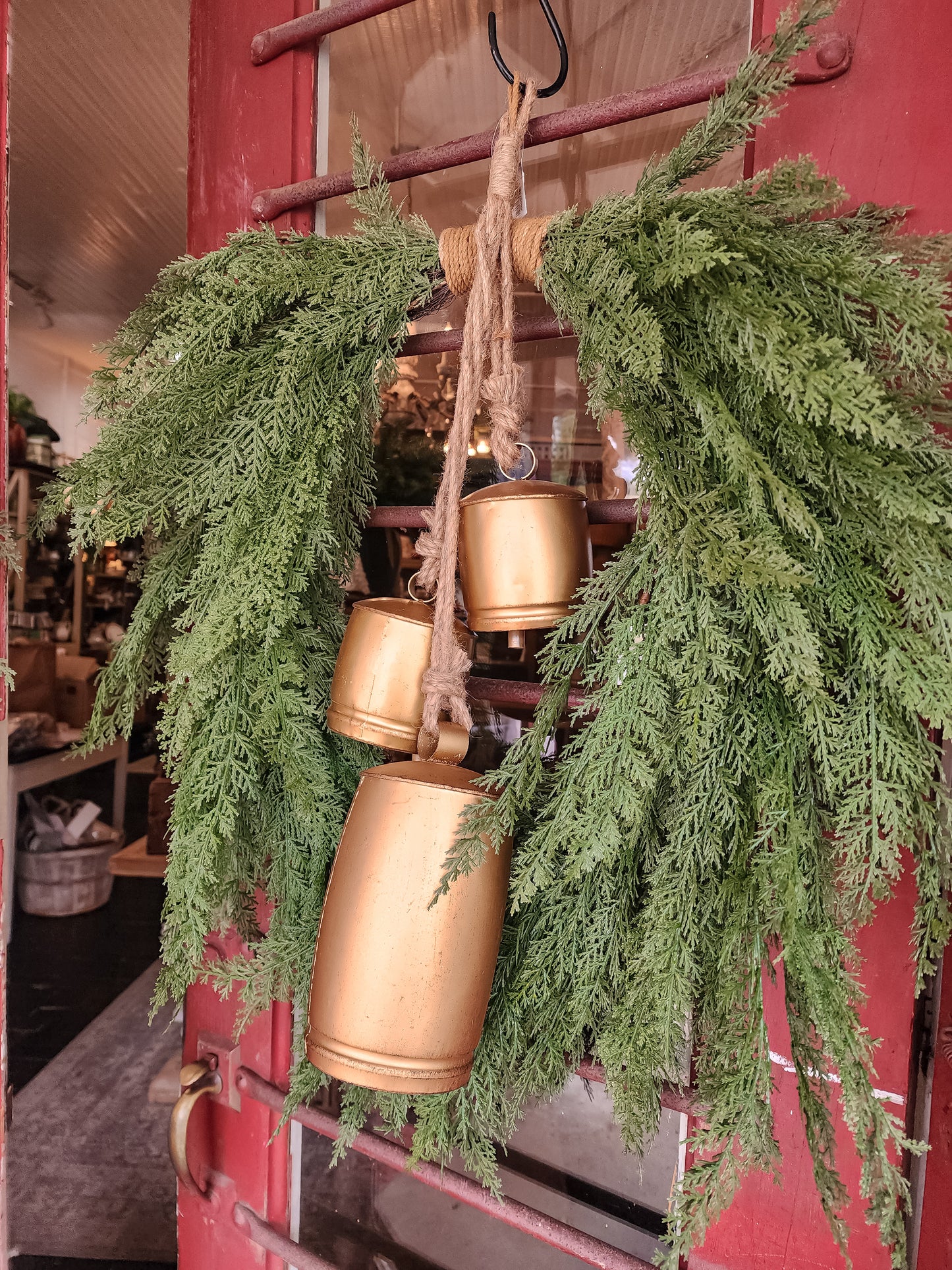 Draping Arbor Wreath With Jute Hanger