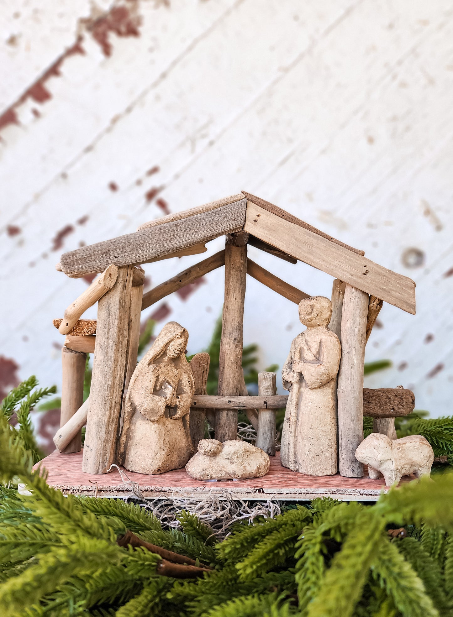 (Natural) Driftwood Manger Scene