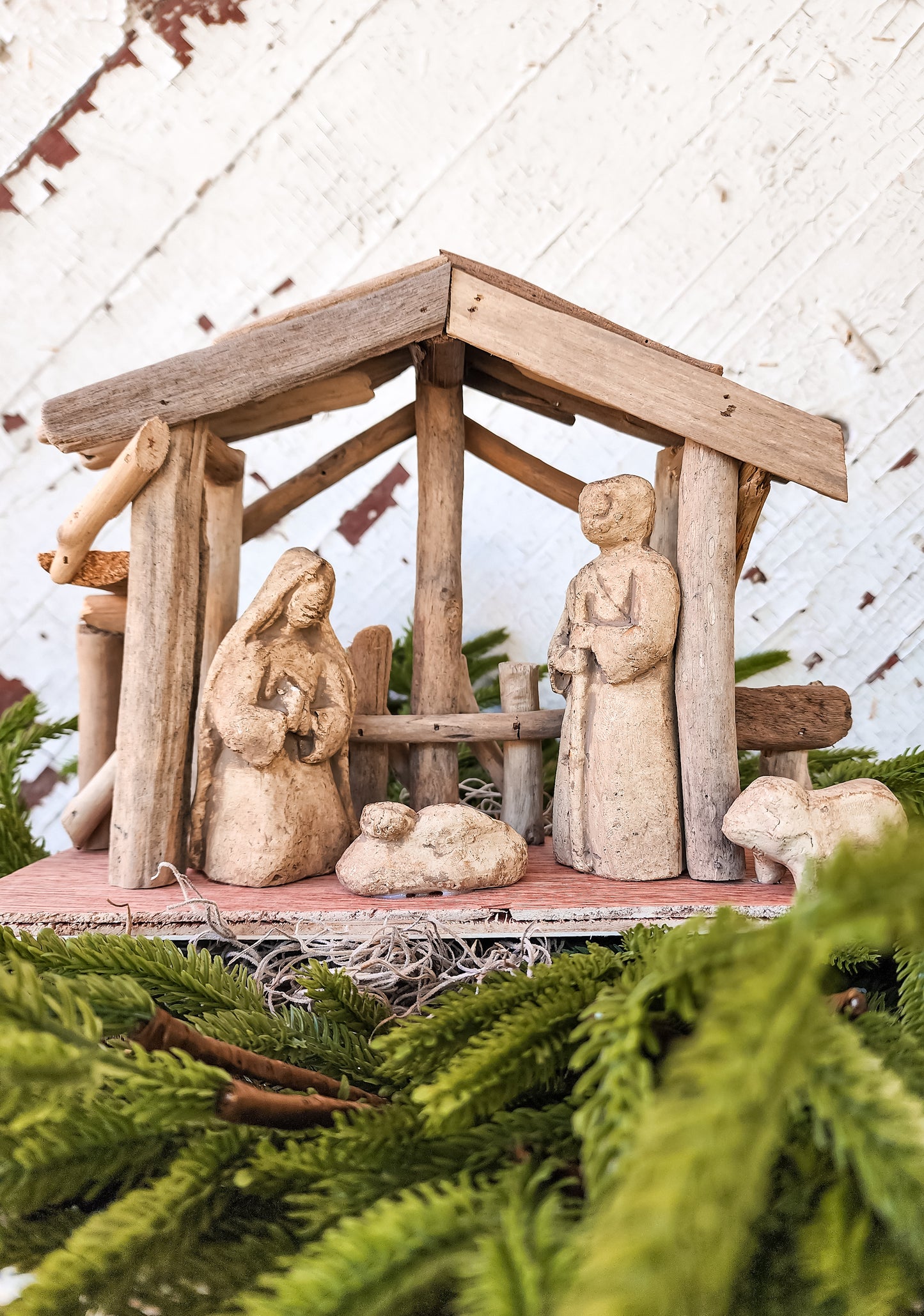 (Natural) Driftwood Manger Scene