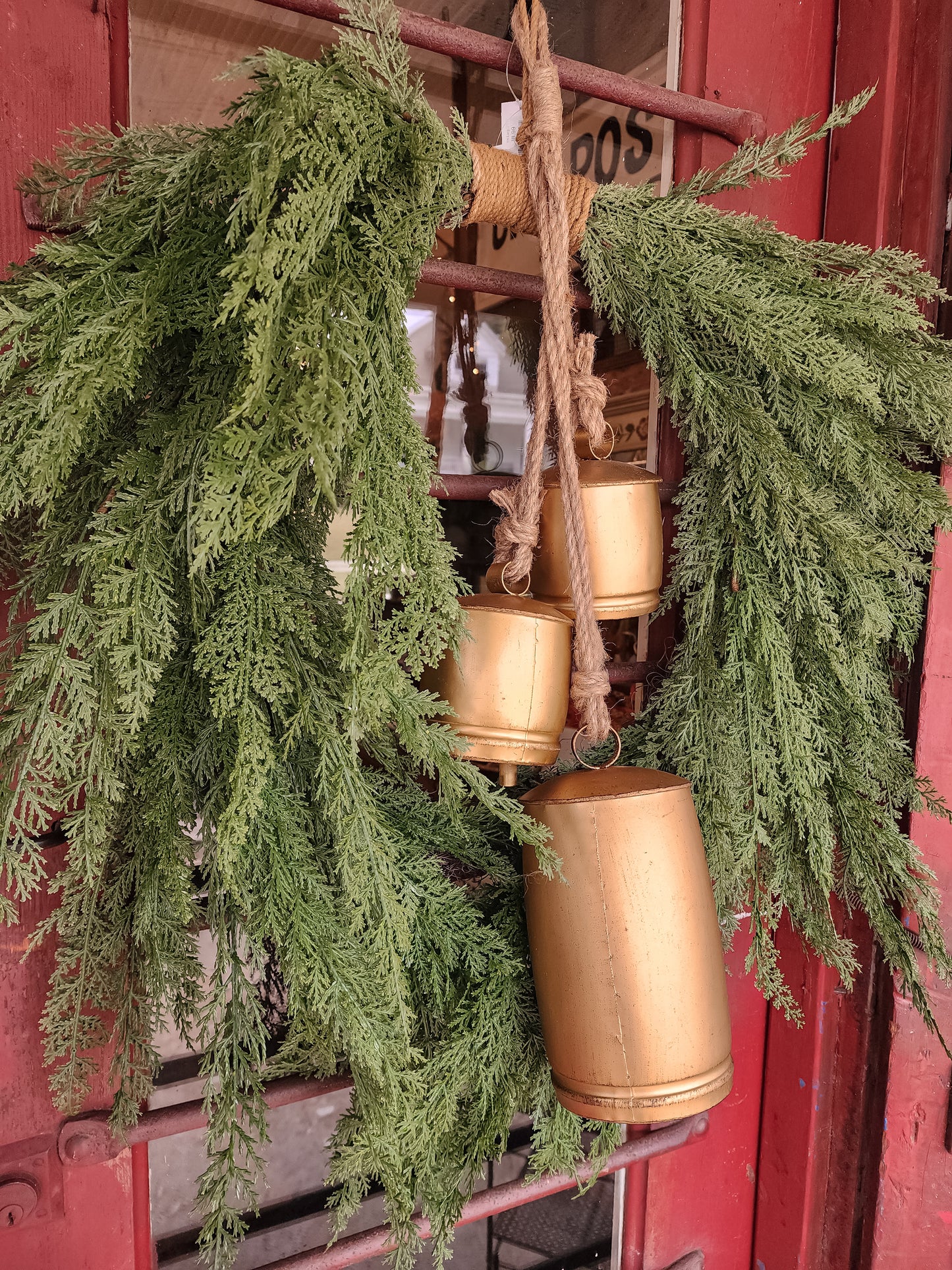 Draping Arbor Wreath With Jute Hanger