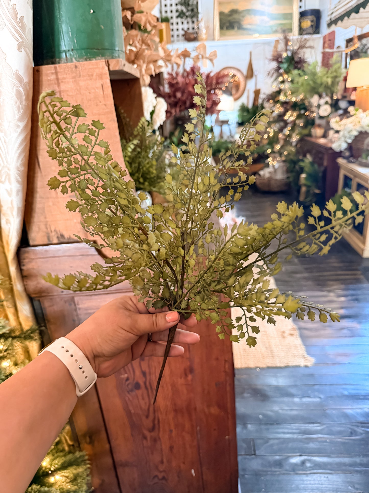16" Soft Leaf Fern Bush