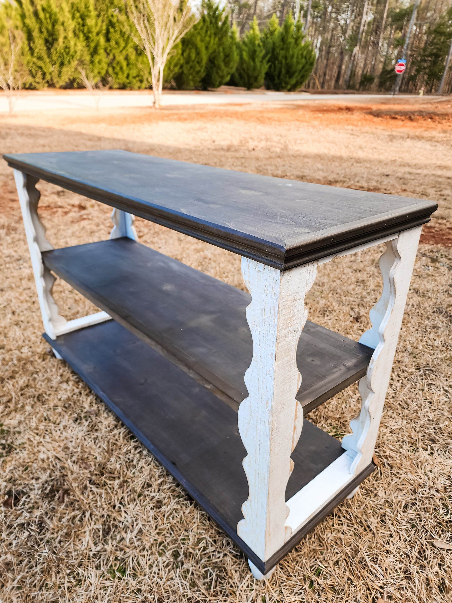 Cassie Scallop Entry Table